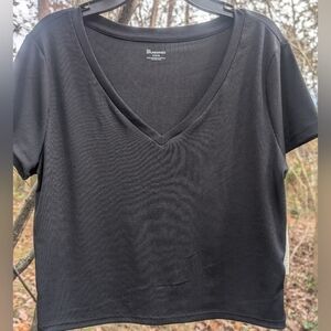 No Boundaries Thread Black V-Neck Crop Top